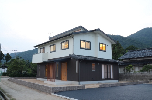 西林木の家